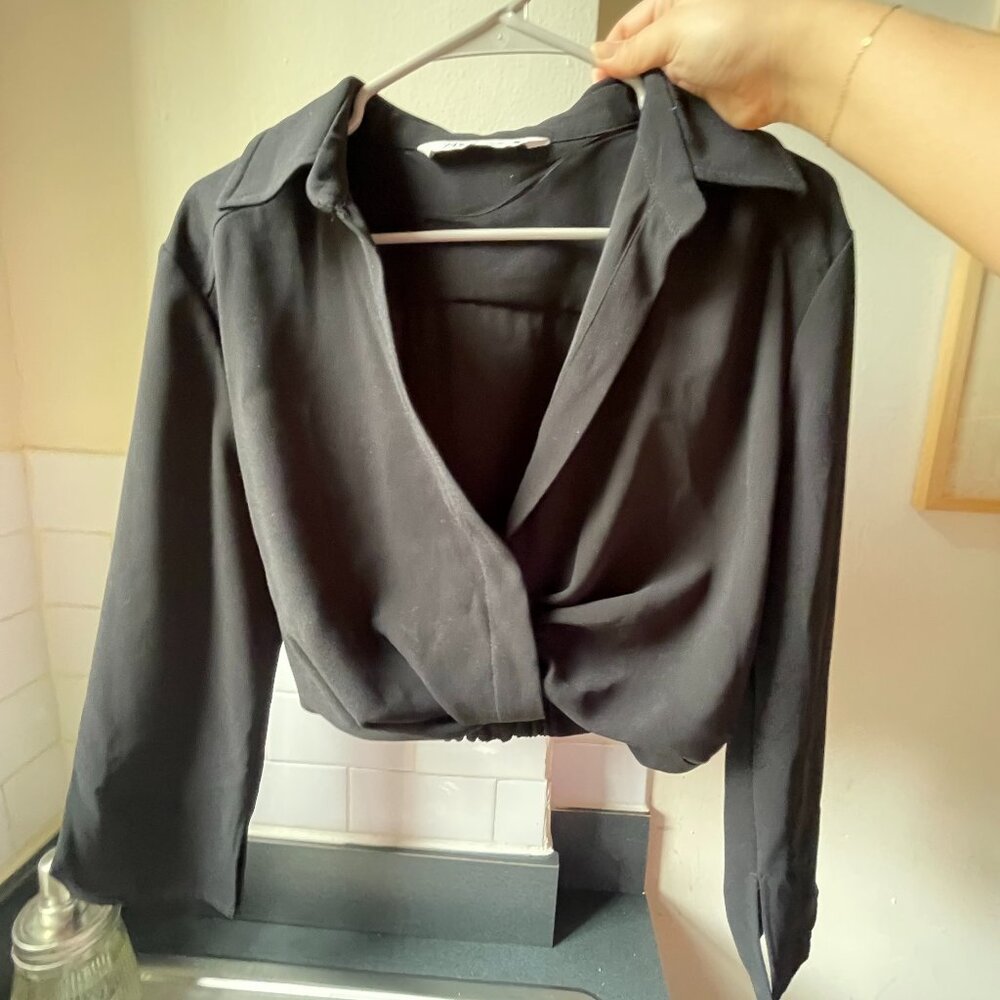 Zara Cropped Black Collared Shirt